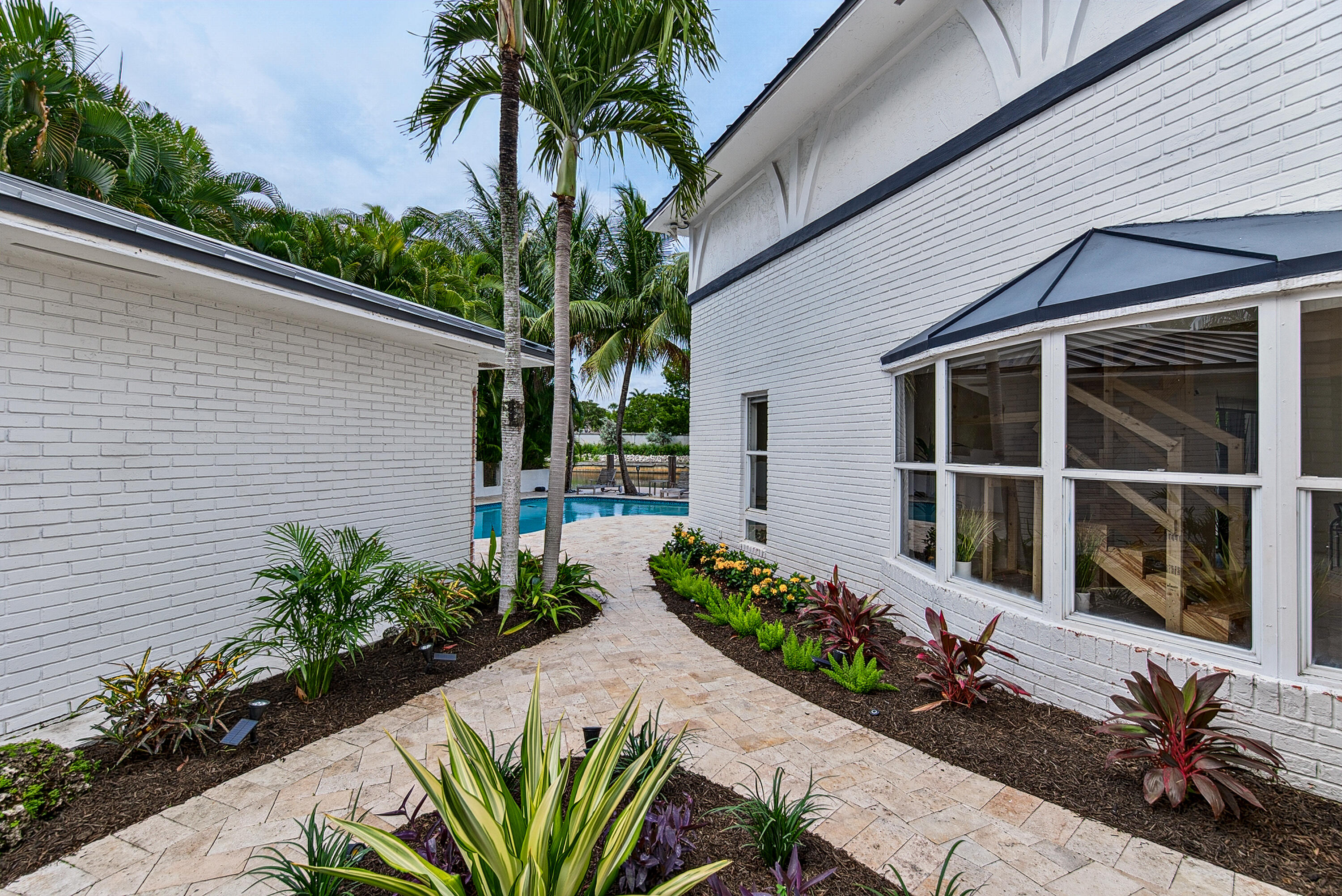 2056 NE 21st Court