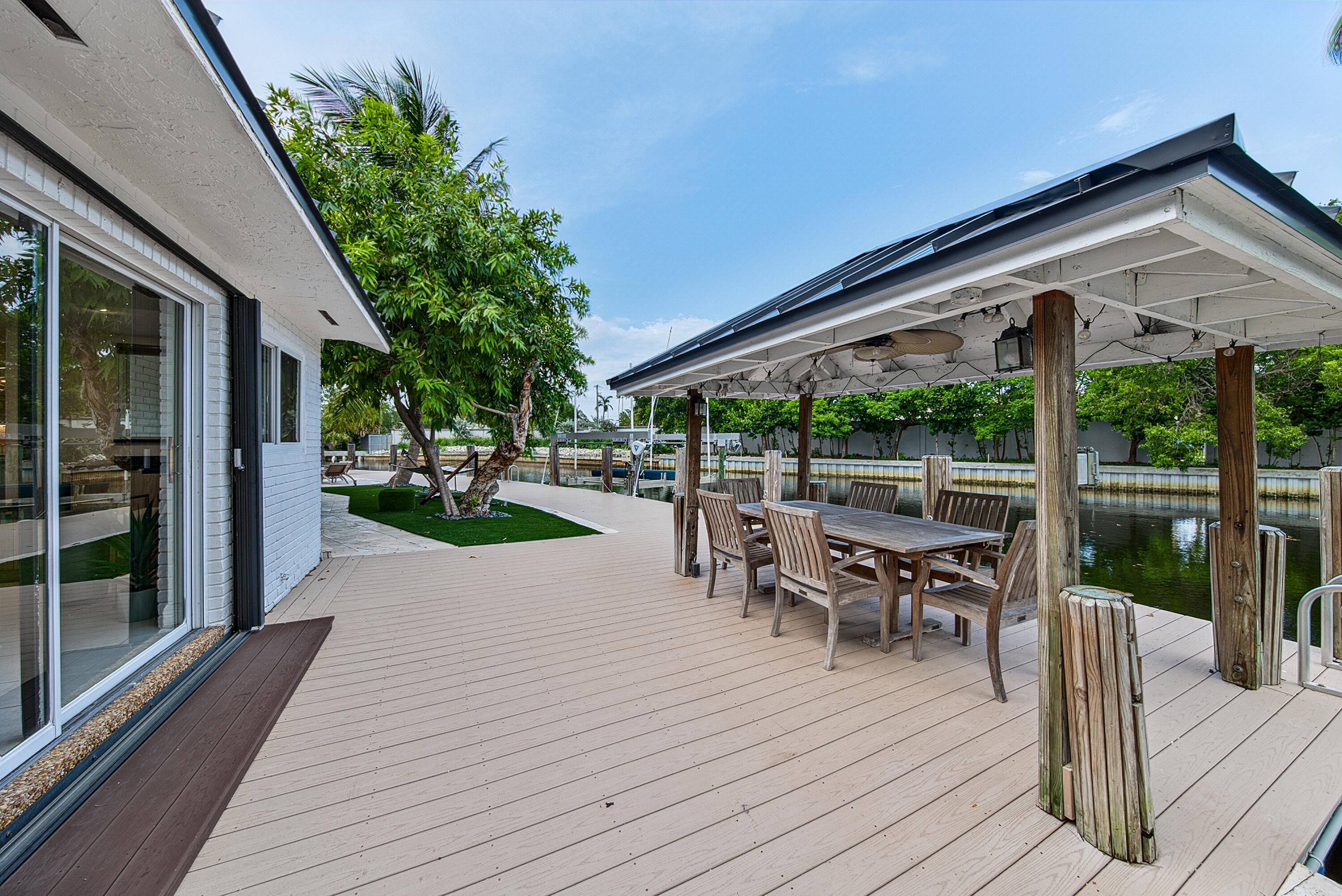 2056 NE 21st Court