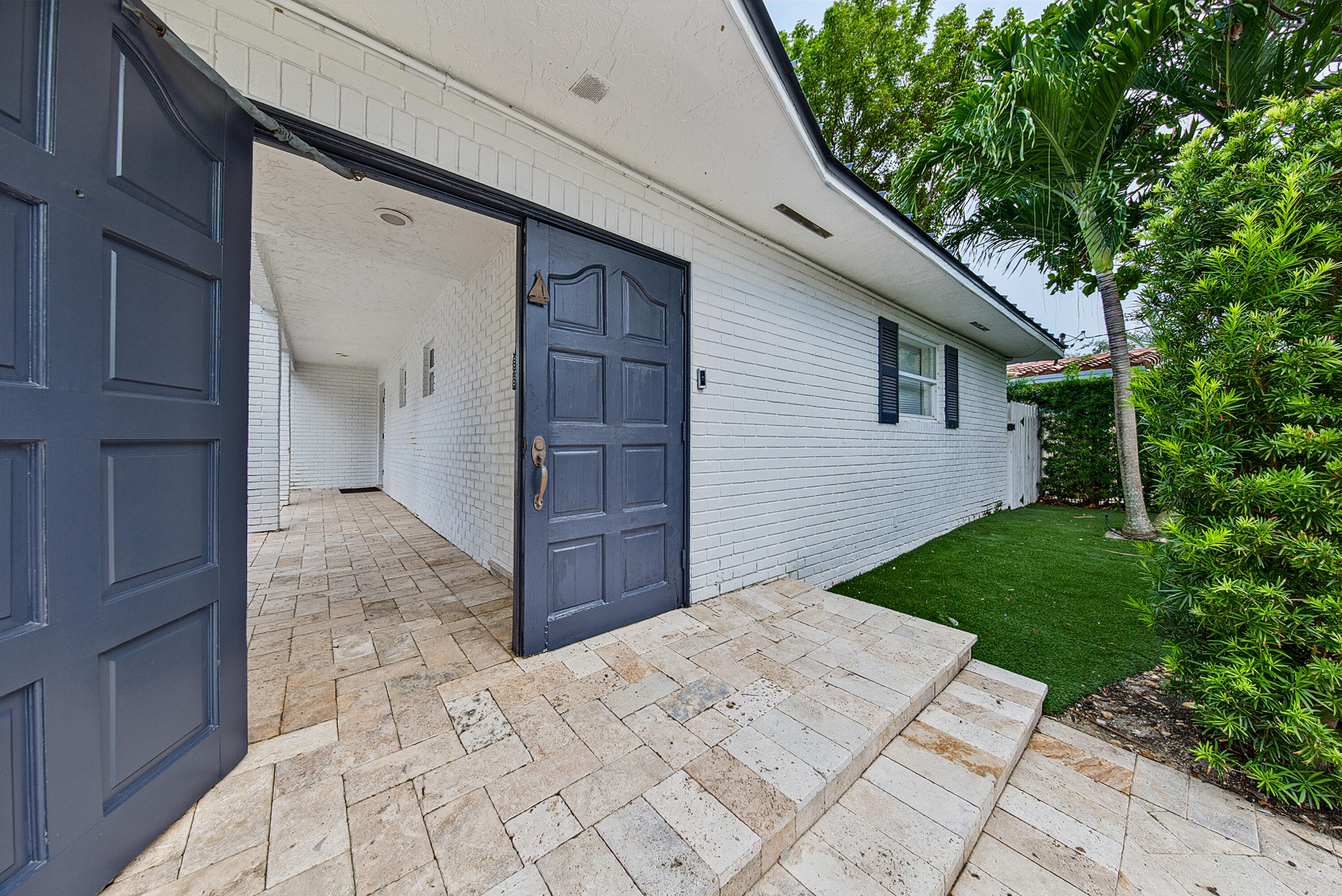 2056 NE 21st Court