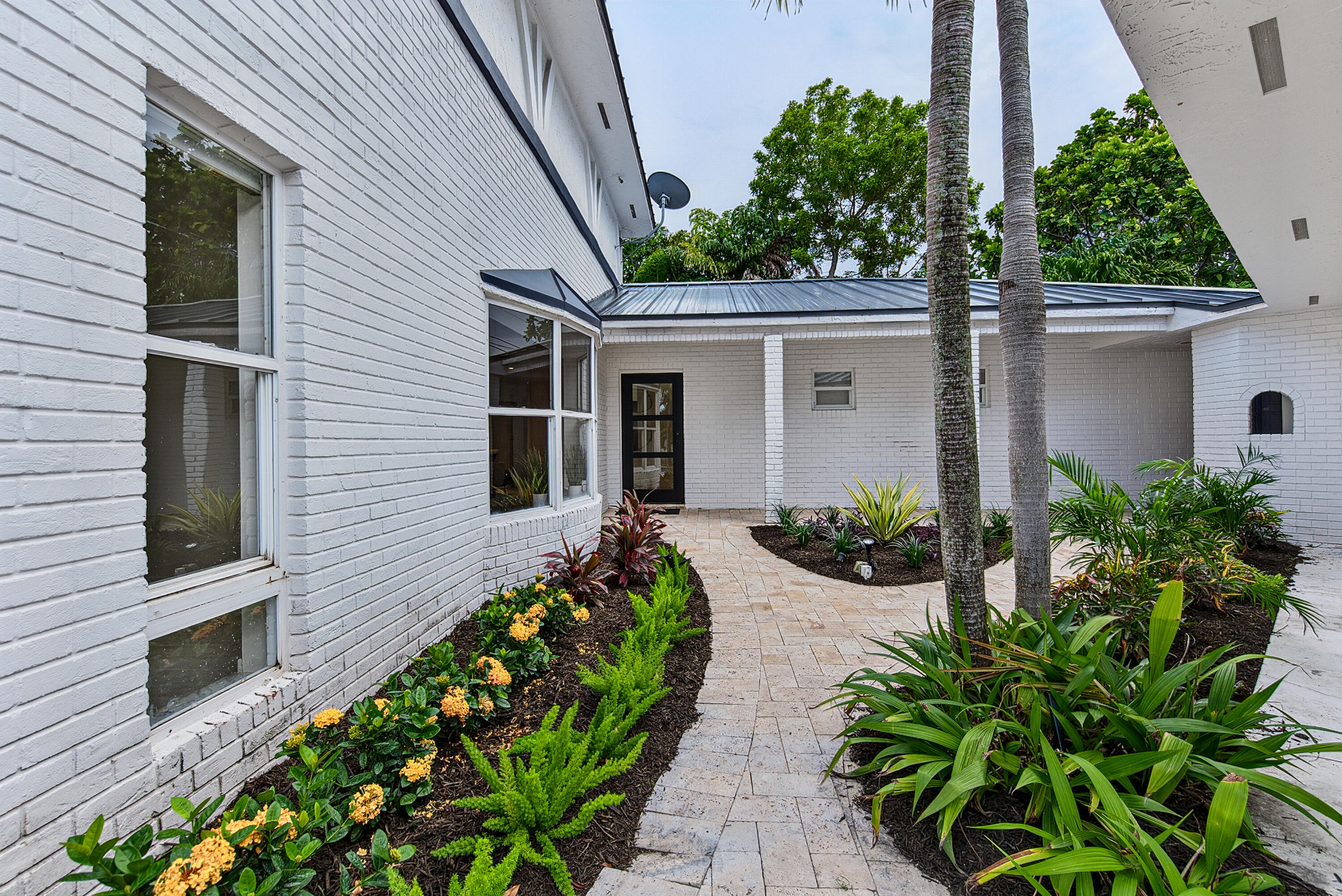 2056 NE 21st Court