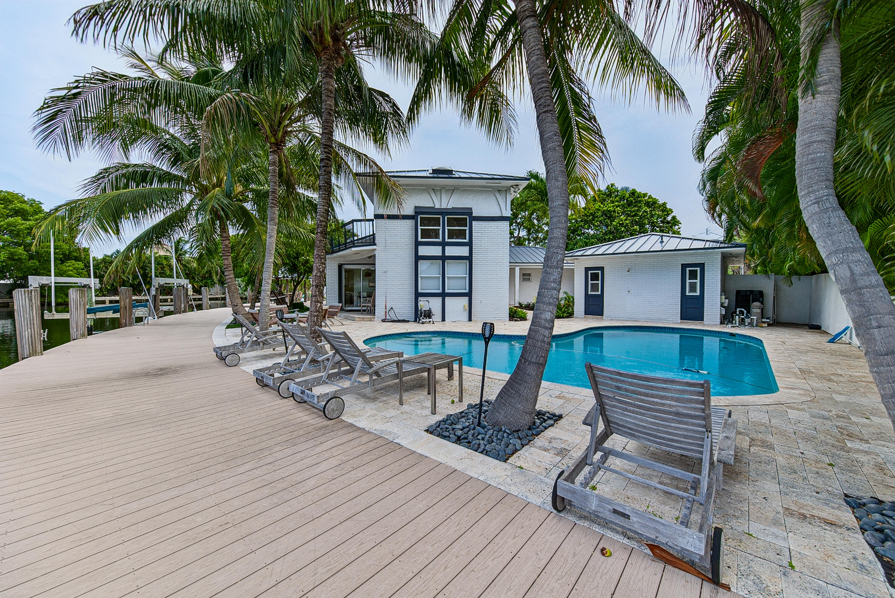 2056 NE 21st Court