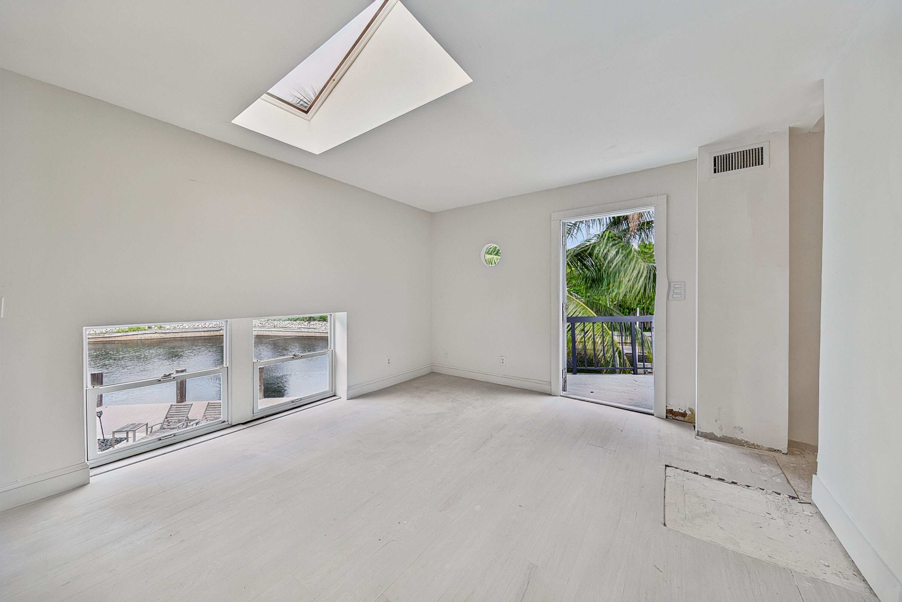 2056 NE 21st Court