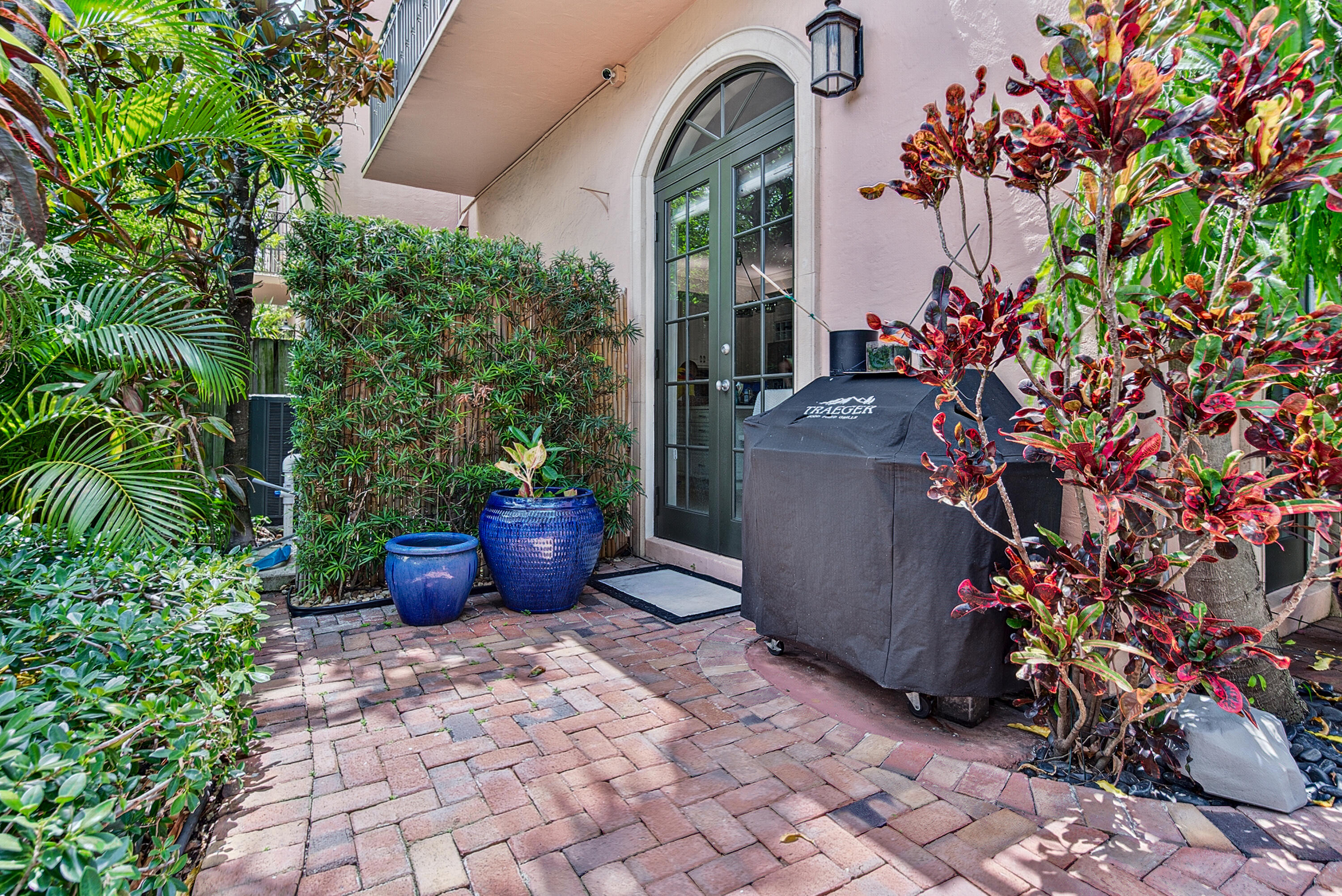31 SE 10th Avenue