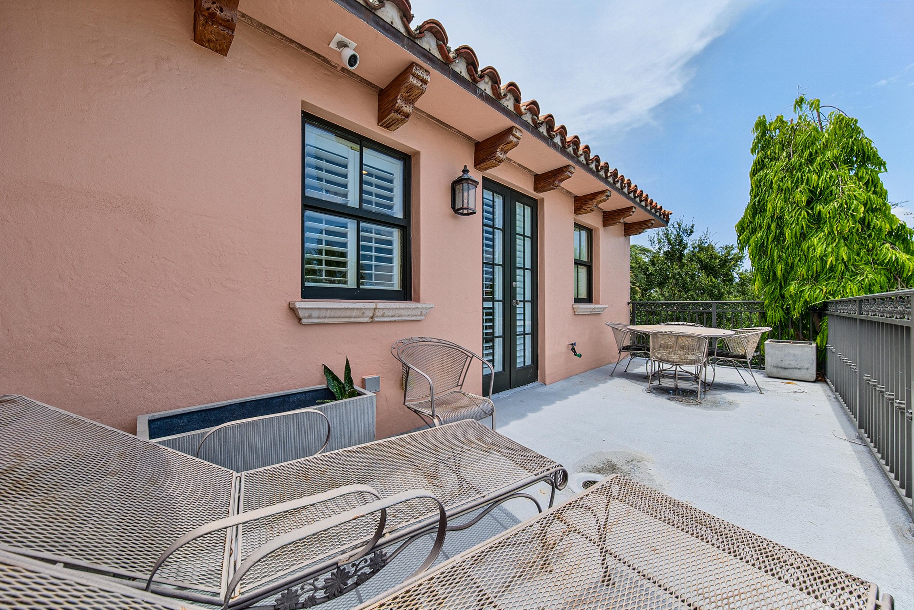 31 SE 10th Avenue
