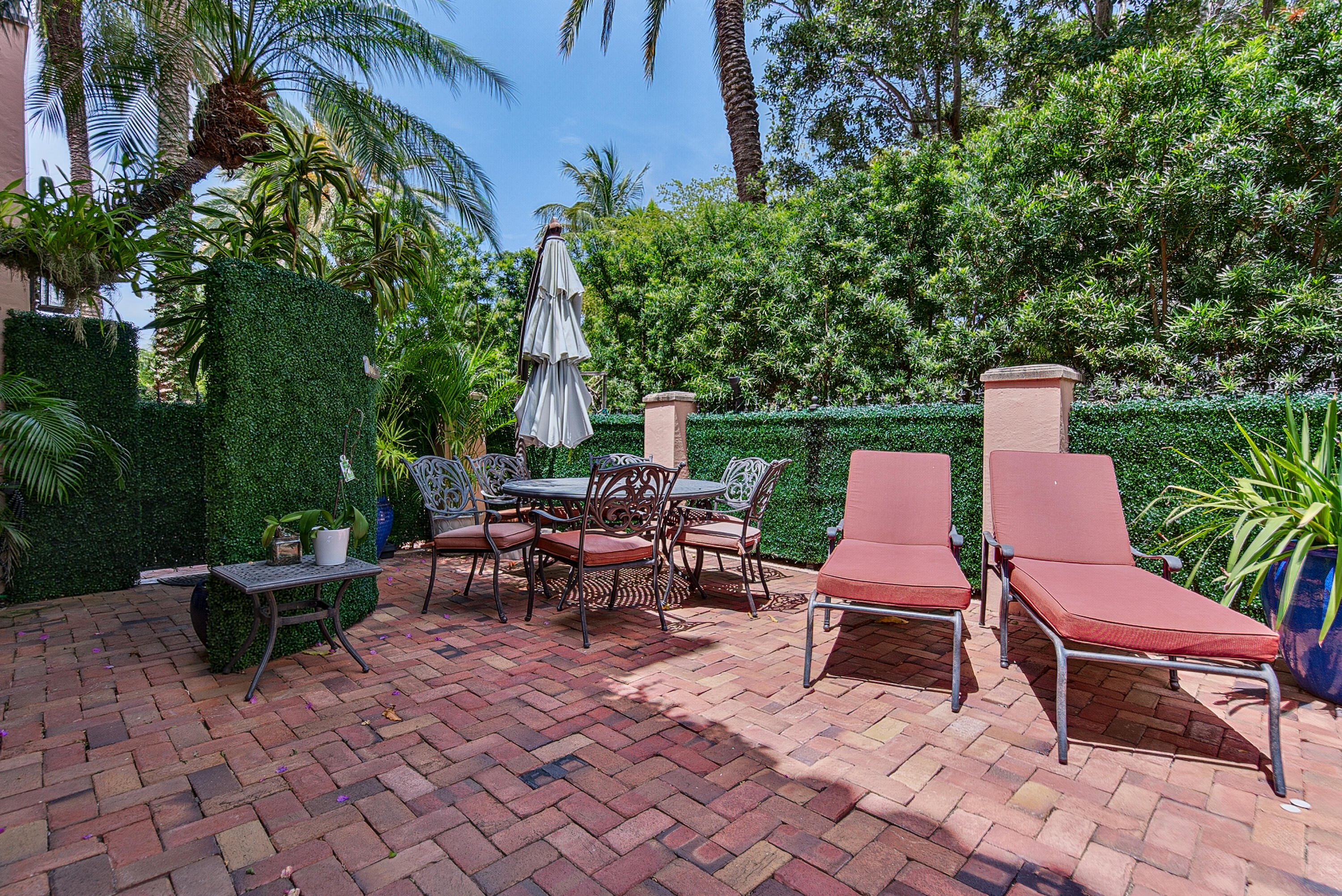 31 SE 10th Avenue