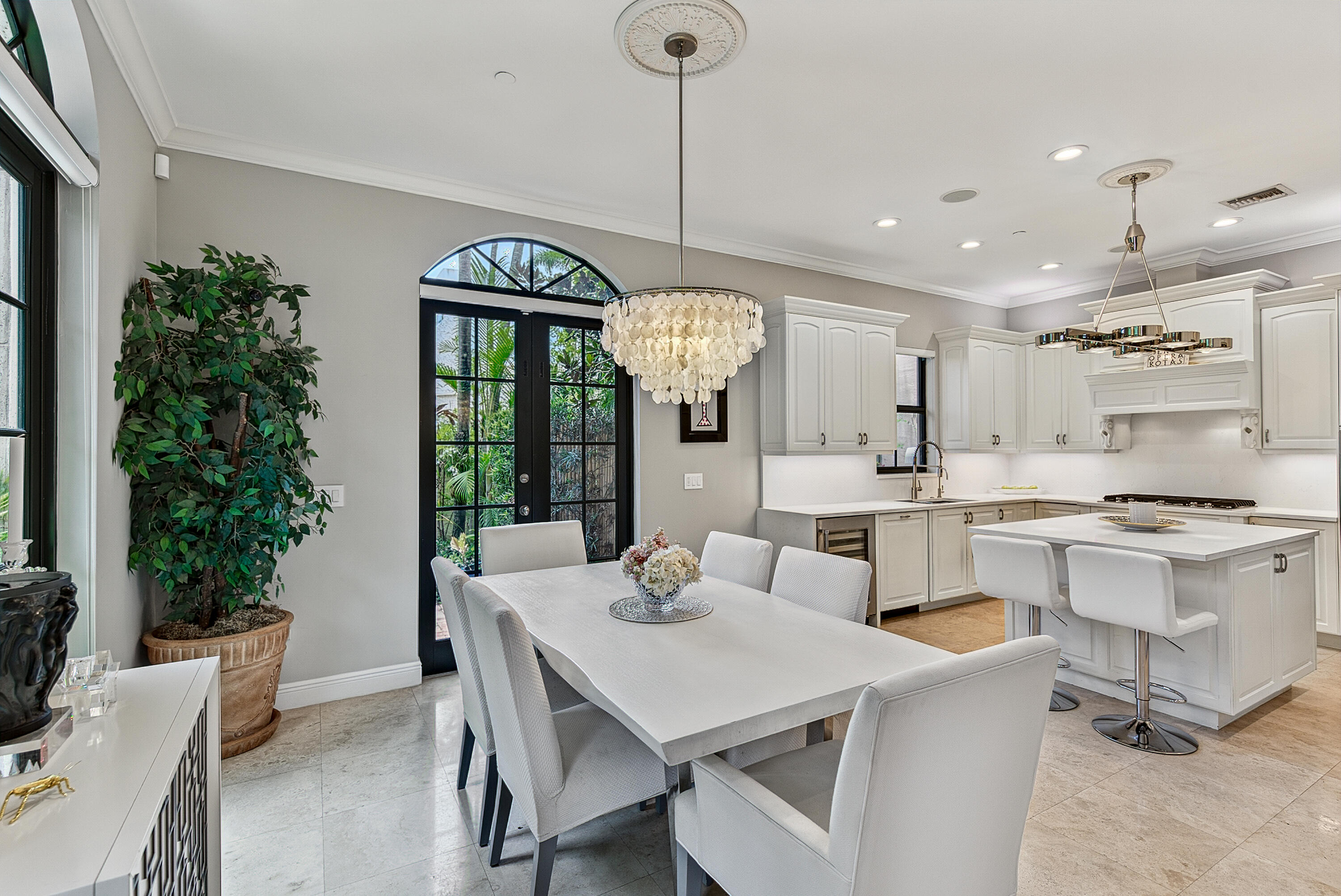 31 SE 10th Avenue