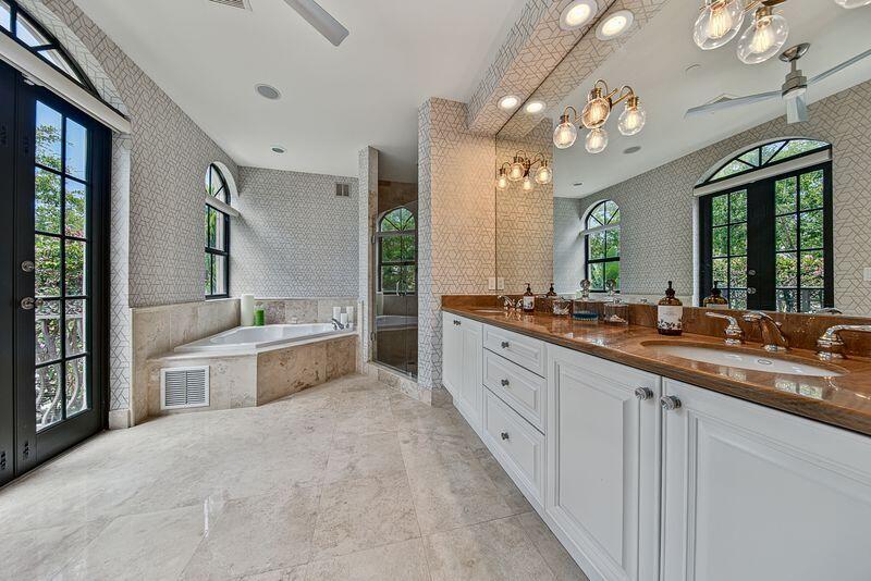 31 SE 10th Avenue