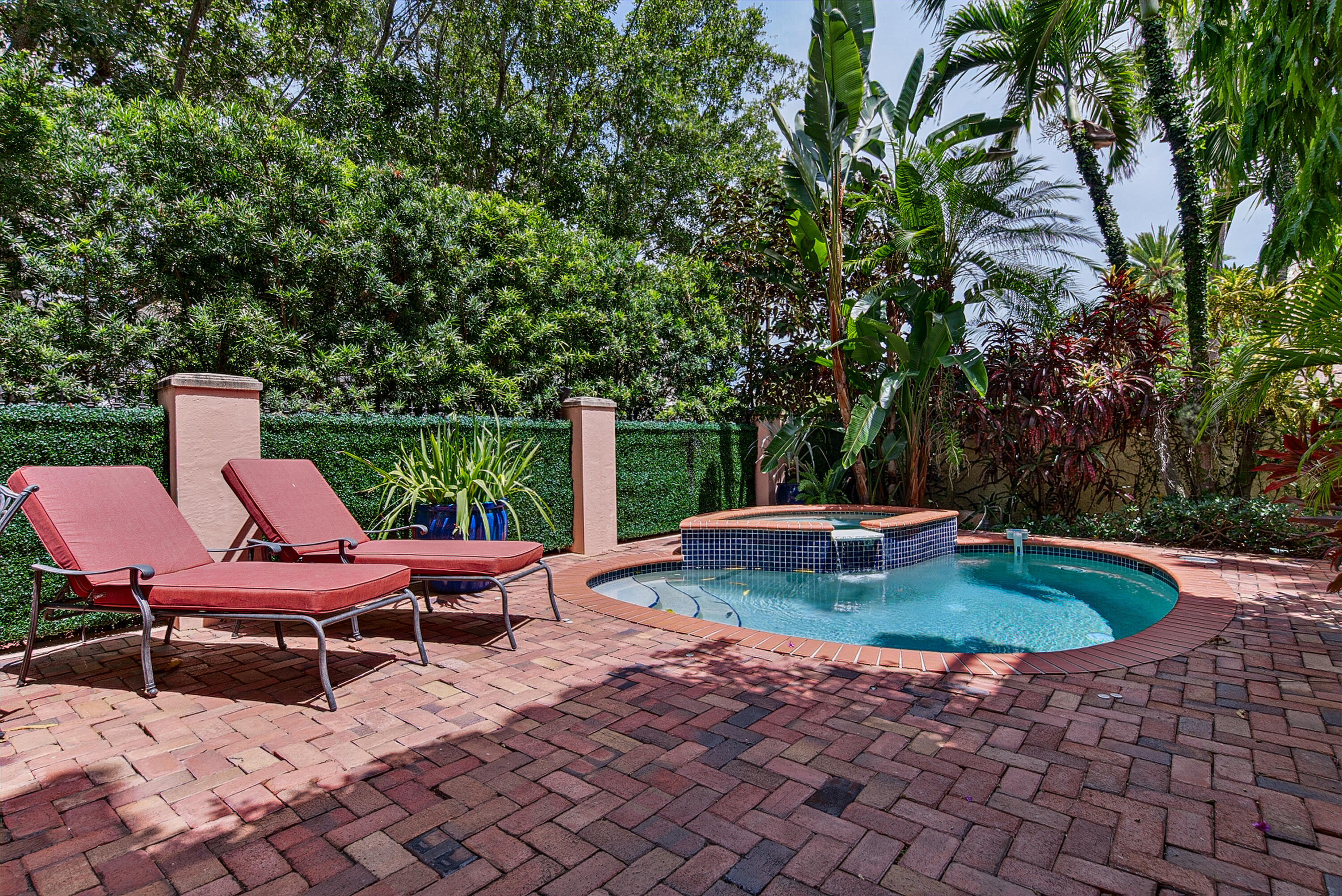 31 SE 10th Avenue