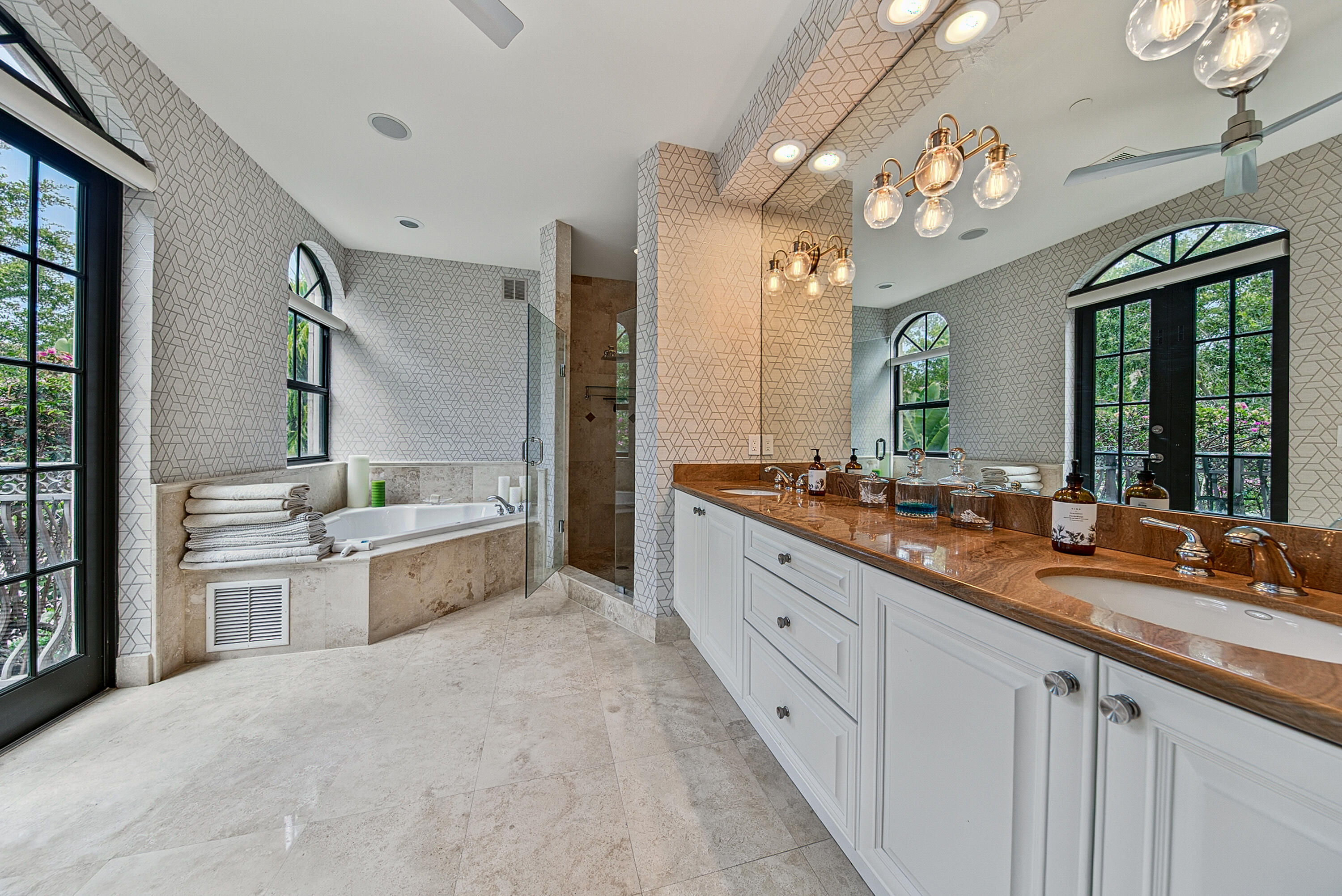 31 SE 10th Avenue