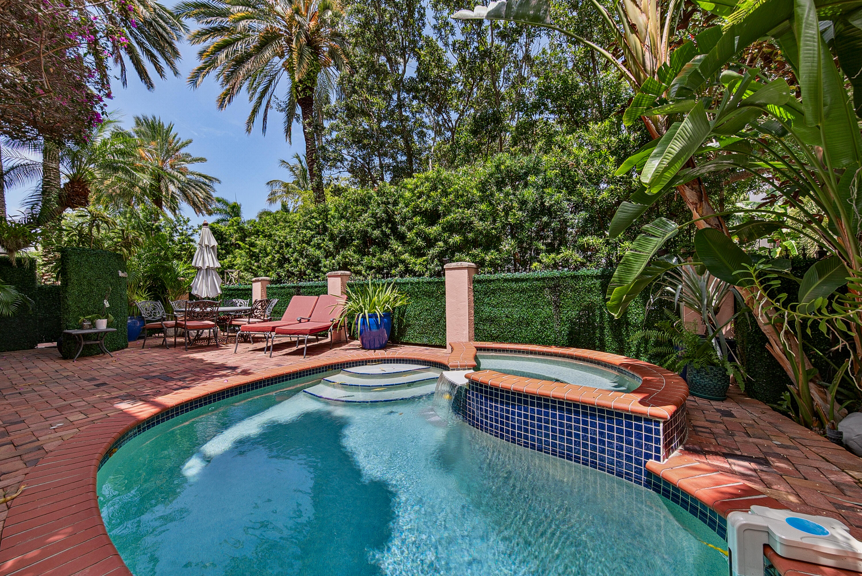 31 SE 10th Avenue