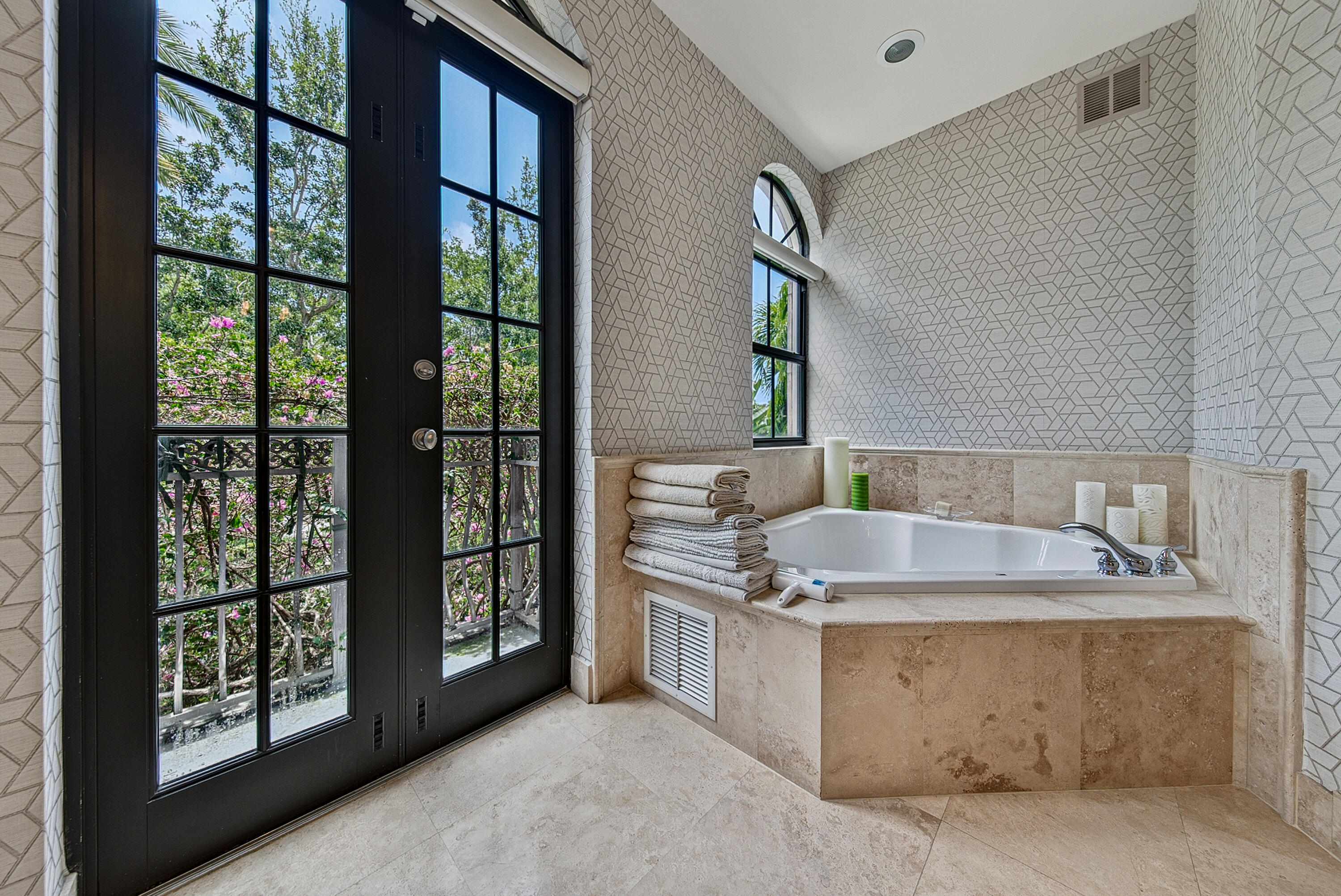 31 SE 10th Avenue