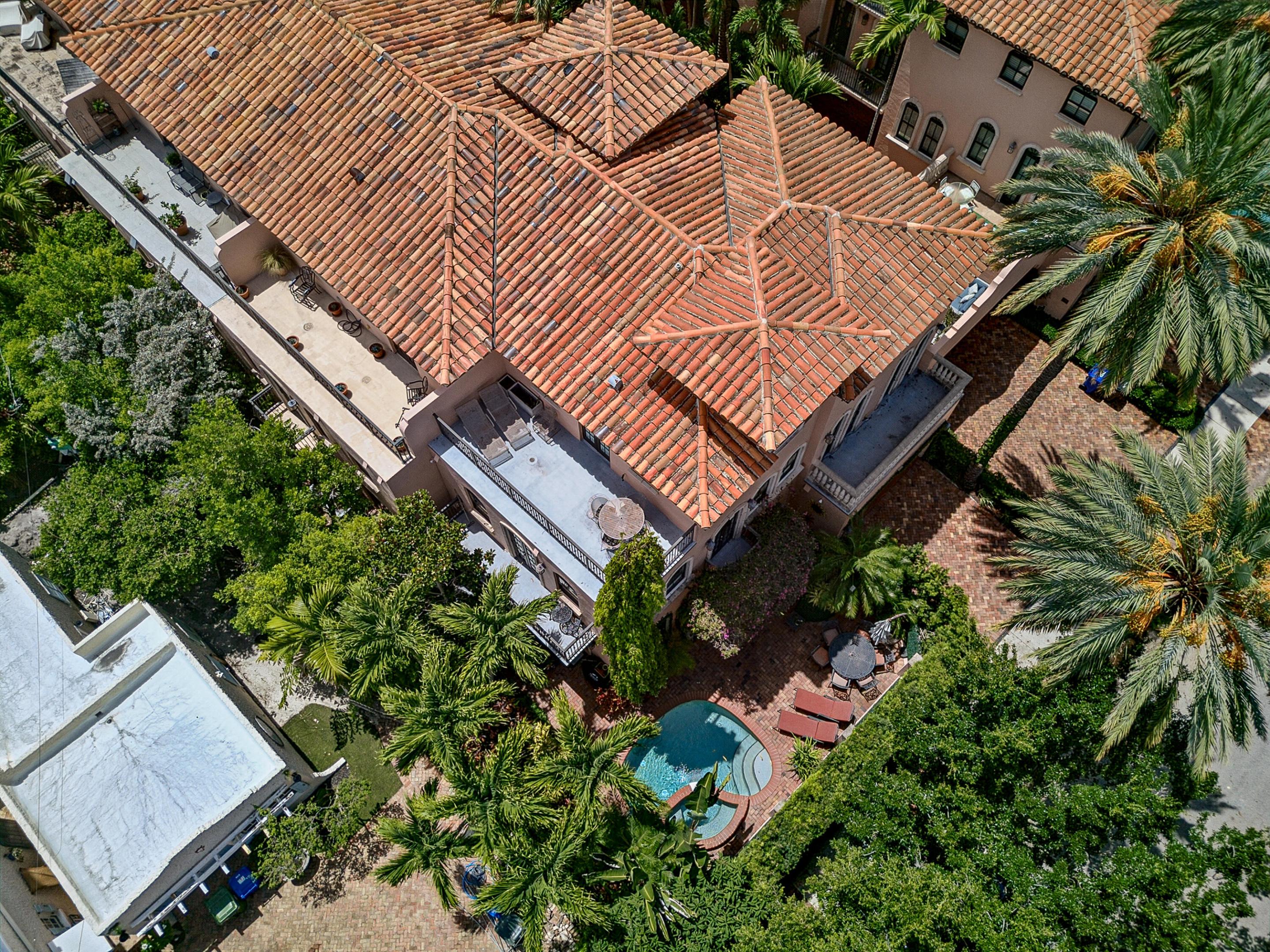 31 SE 10th Avenue