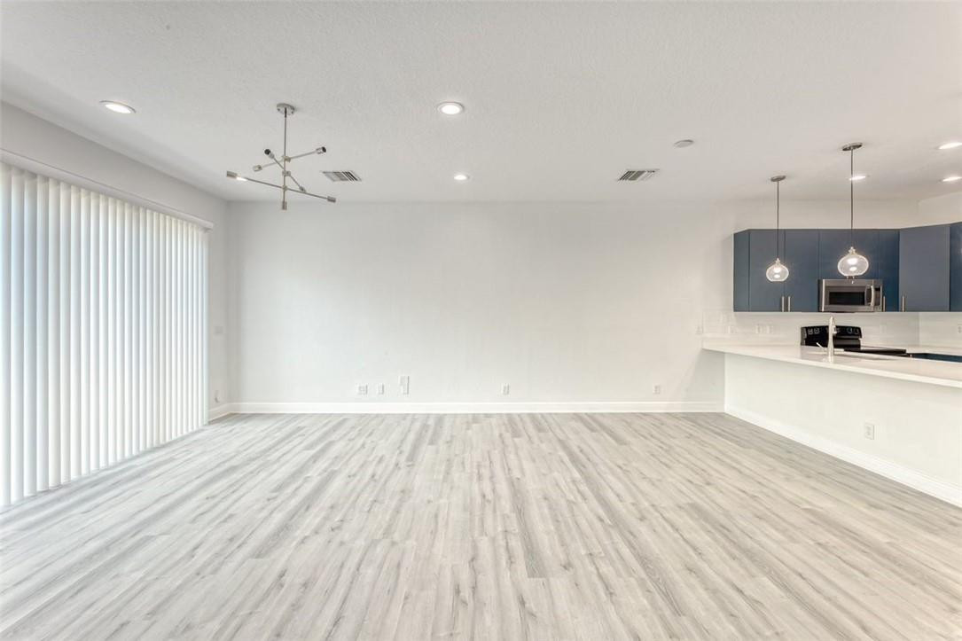 502 SW 4th Avenue 1