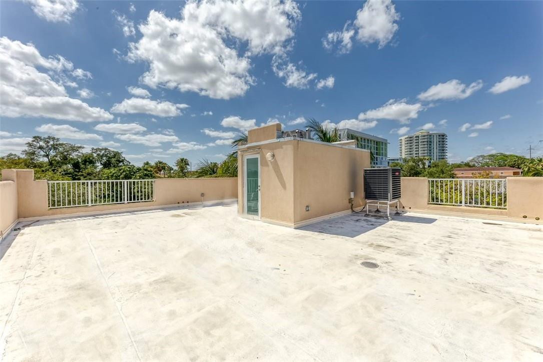 502 SW 4th Avenue 1