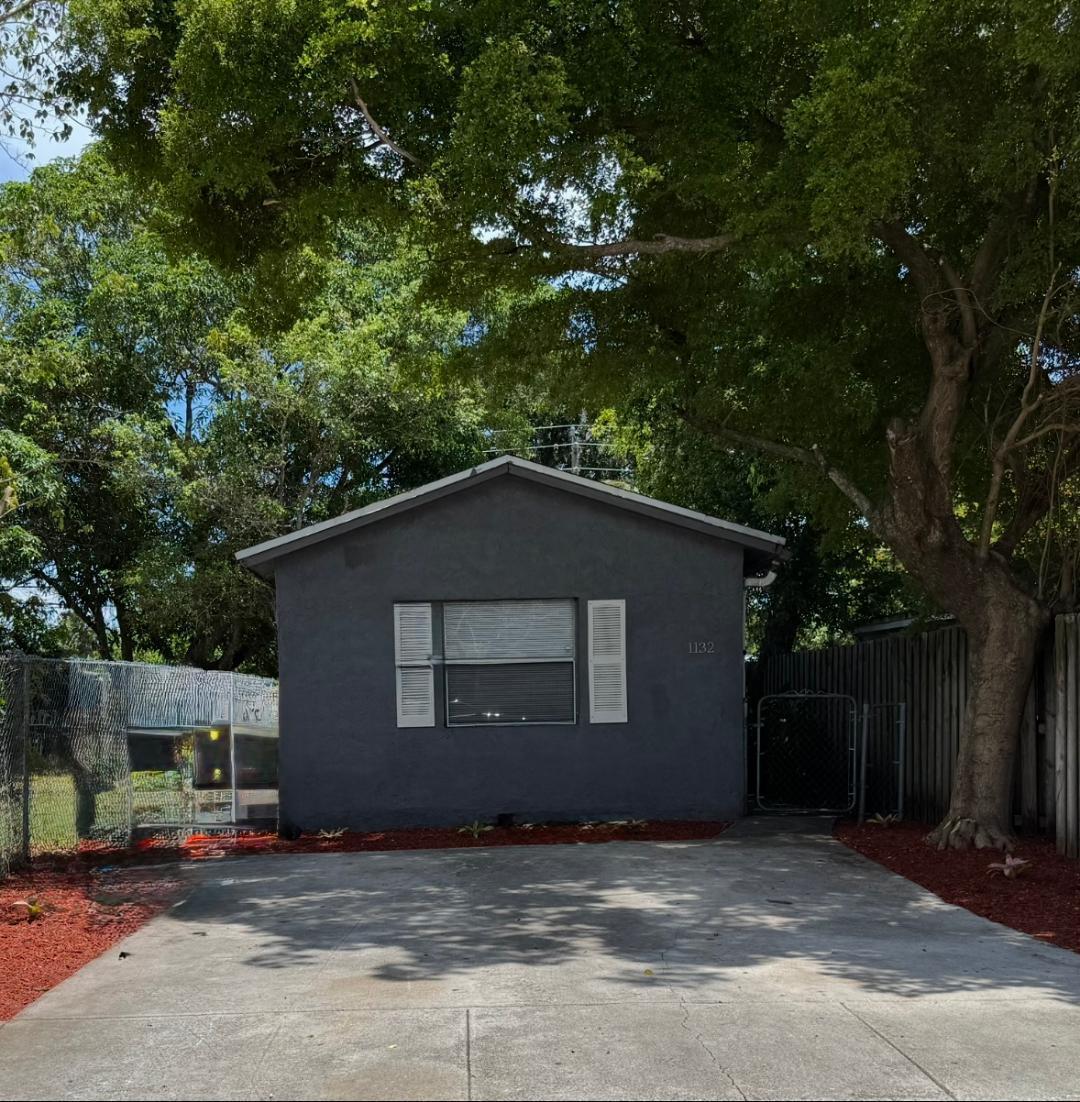 1132 NW 4th Avenue 1
