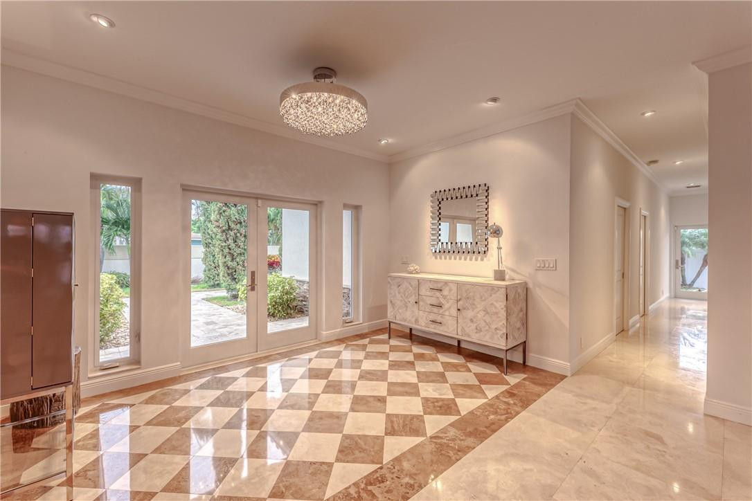2726 NE 25TH Place