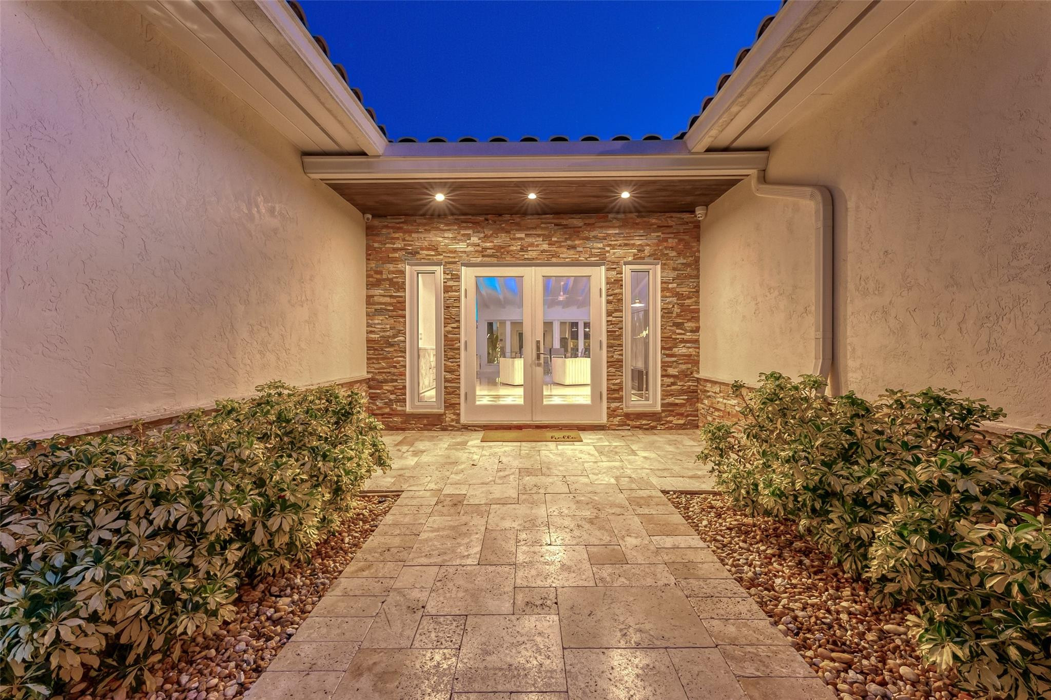 2726 NE 25TH Place