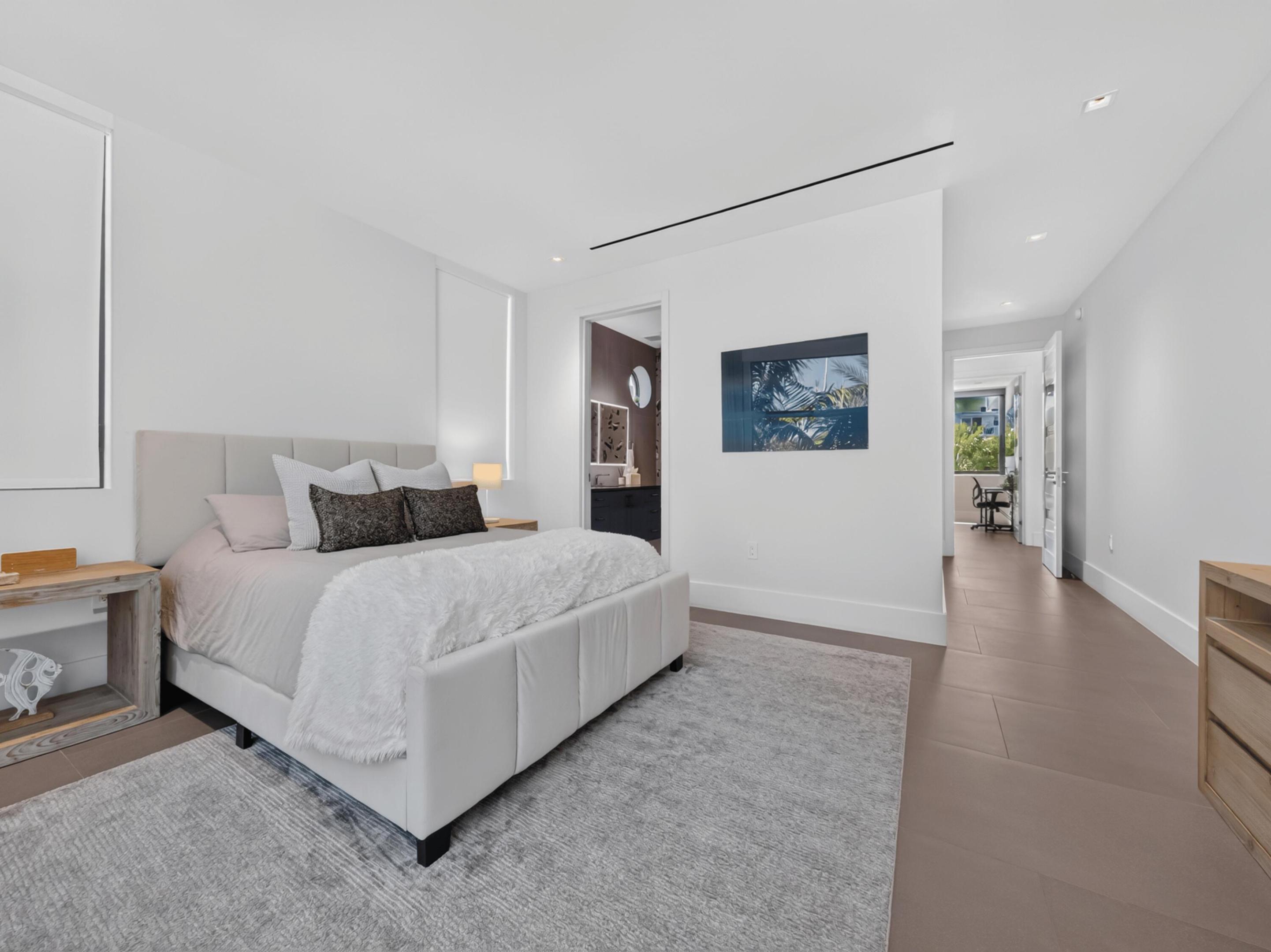1736 SE 14TH Street