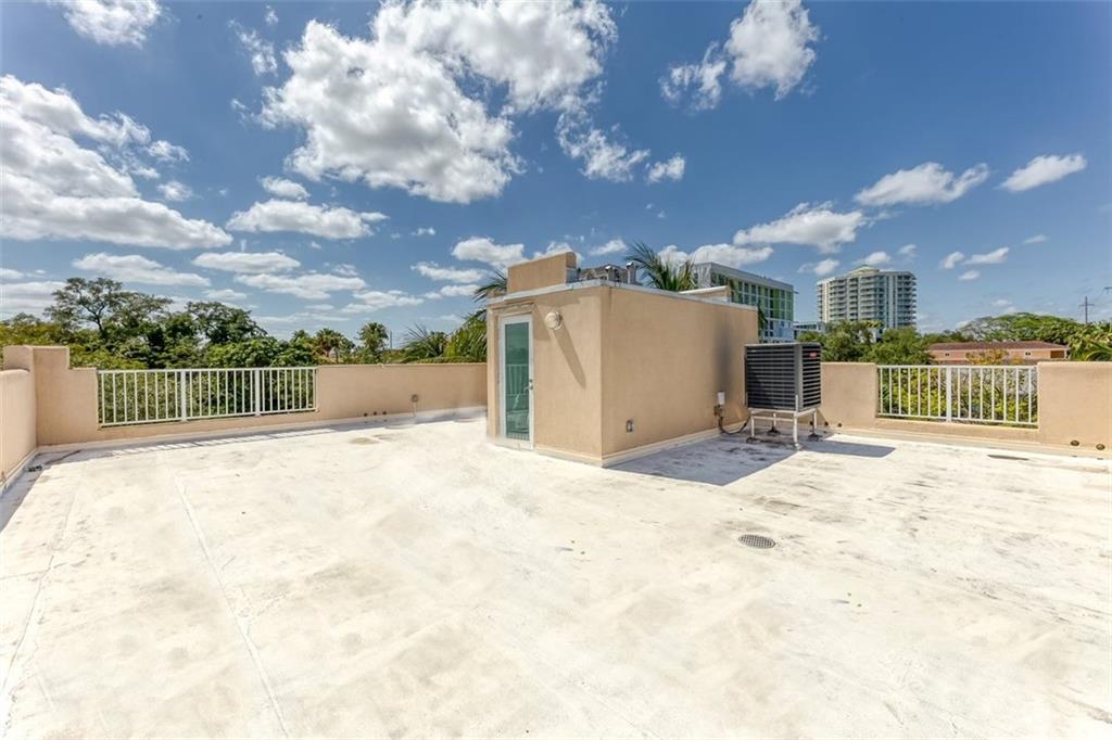 502 SW 4th Ave 1