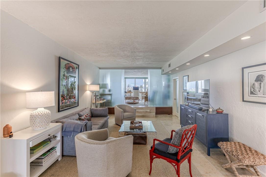333 SUNSET DR 806