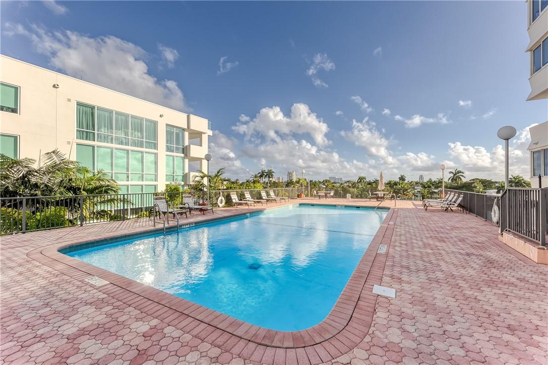 333 SUNSET DR 806