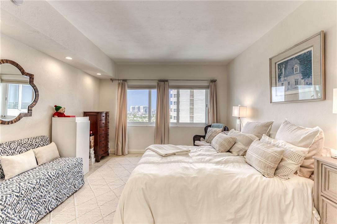 333 SUNSET DR 806