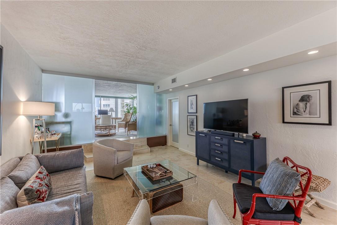 333 SUNSET DR 806