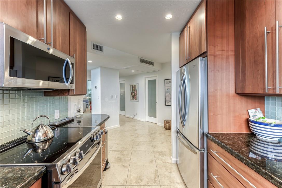 333 SUNSET DR 806