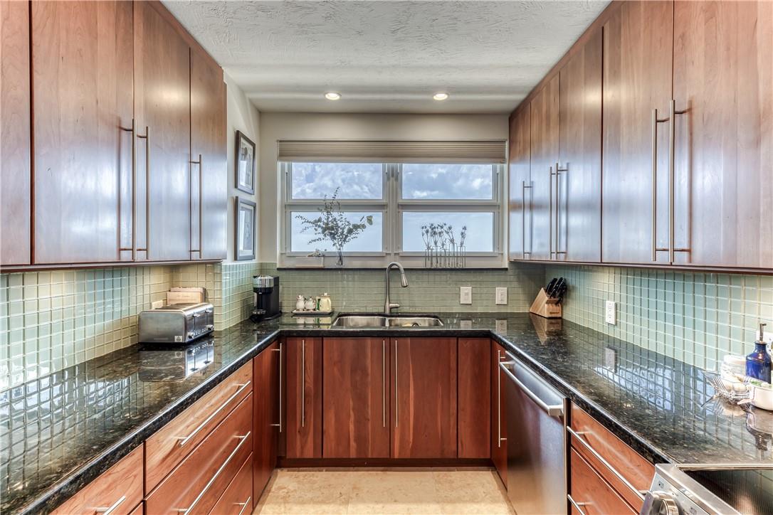 333 SUNSET DR 806