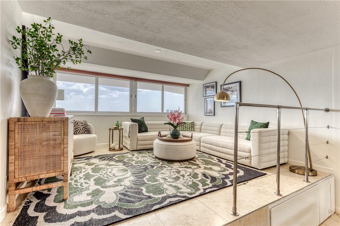 333 SUNSET DR 806