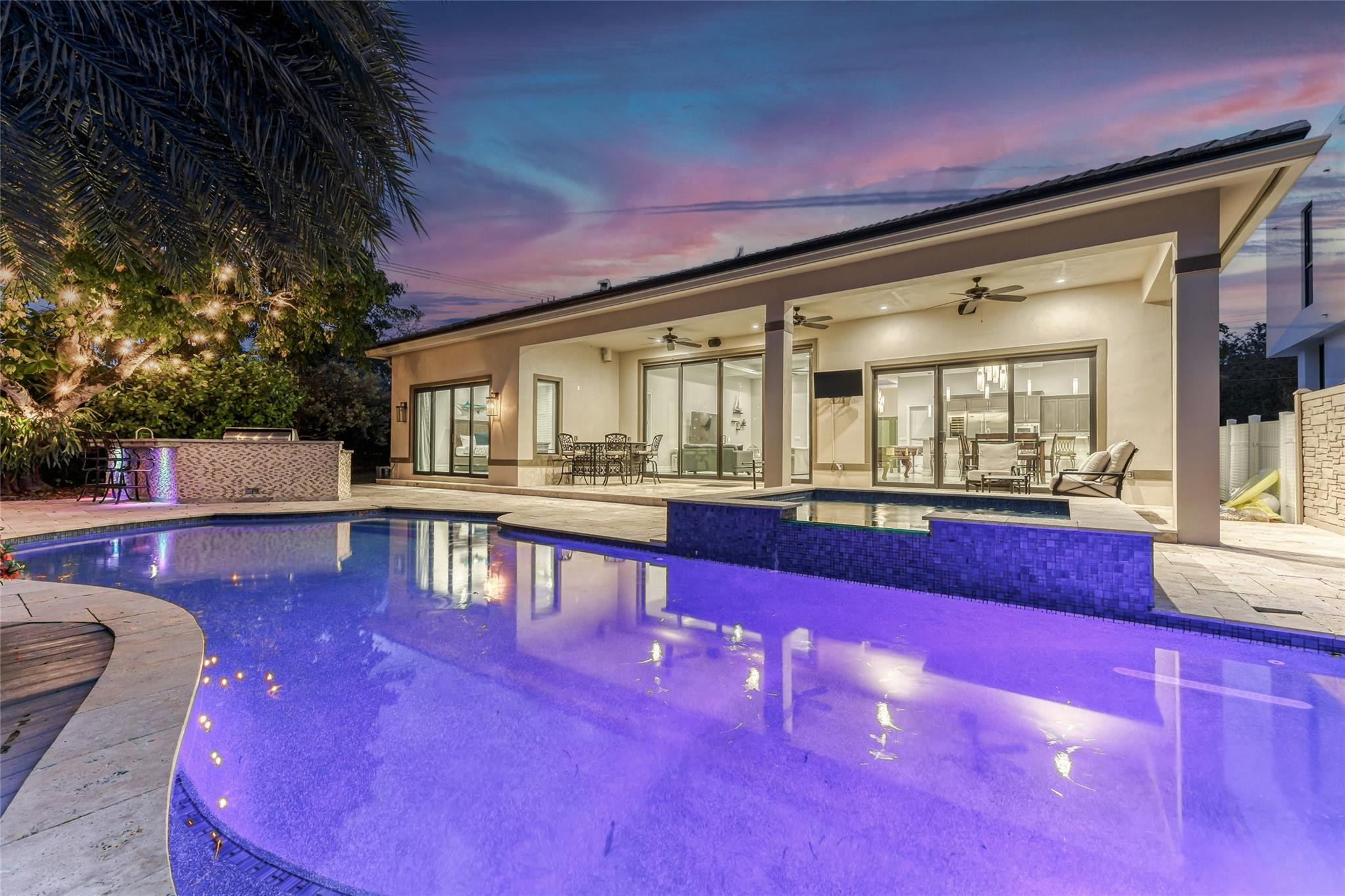 829 PONCE DE LEON DR