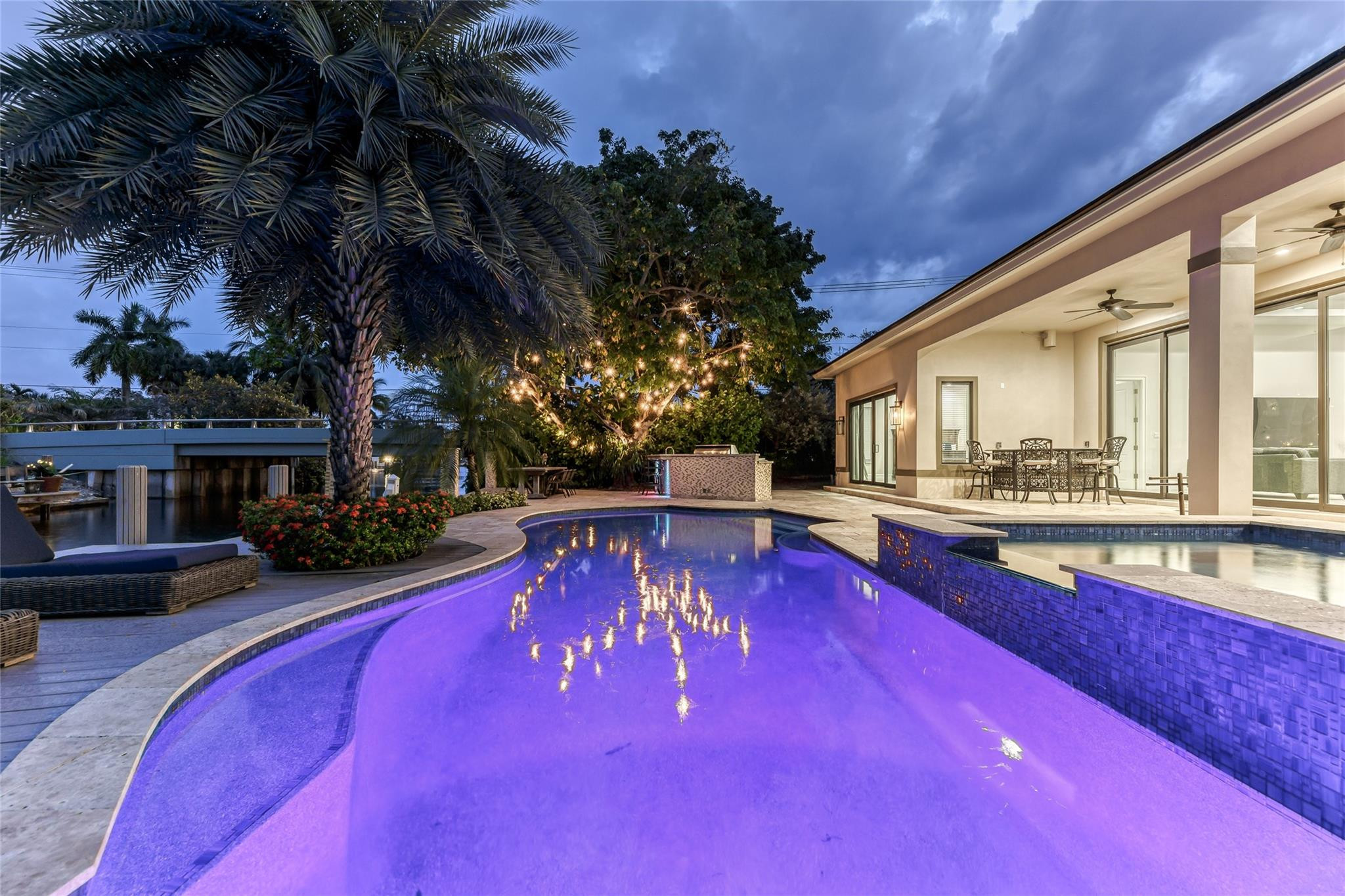 829 PONCE DE LEON DR