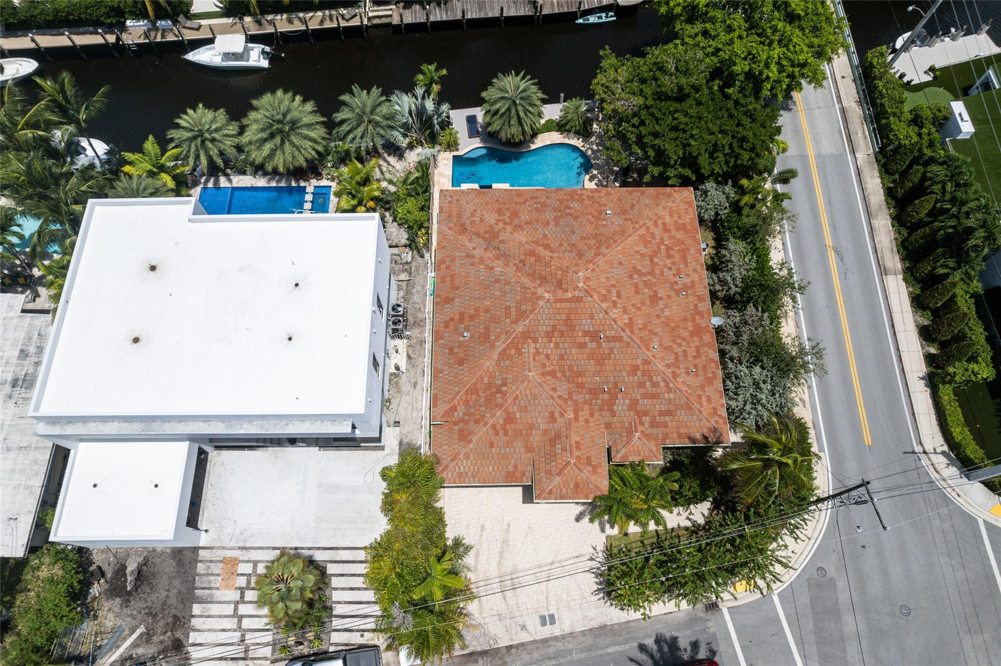 829 PONCE DE LEON DR