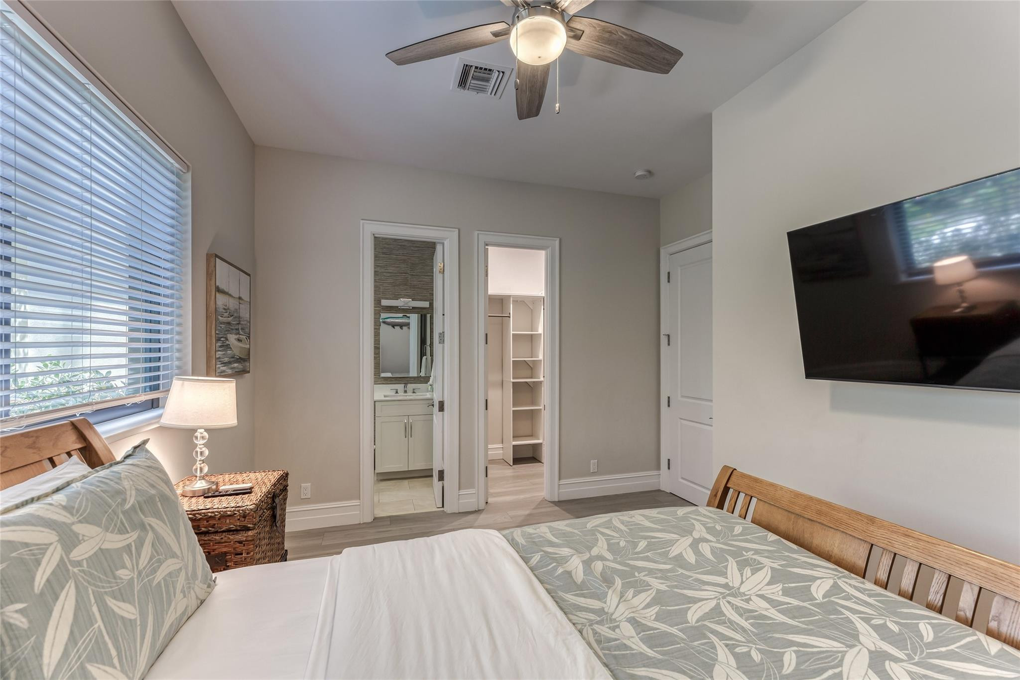 829 PONCE DE LEON DR