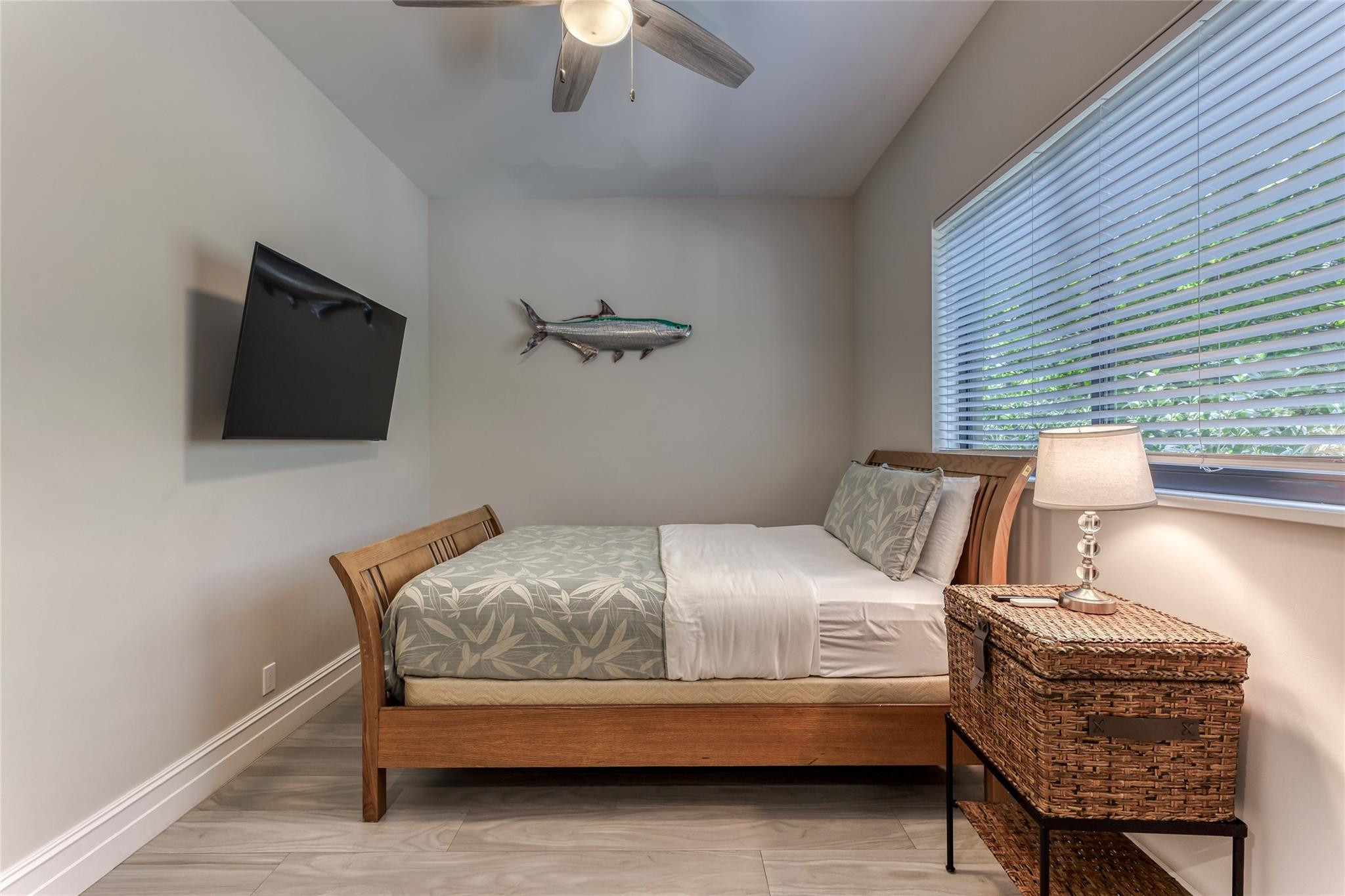 829 PONCE DE LEON DR