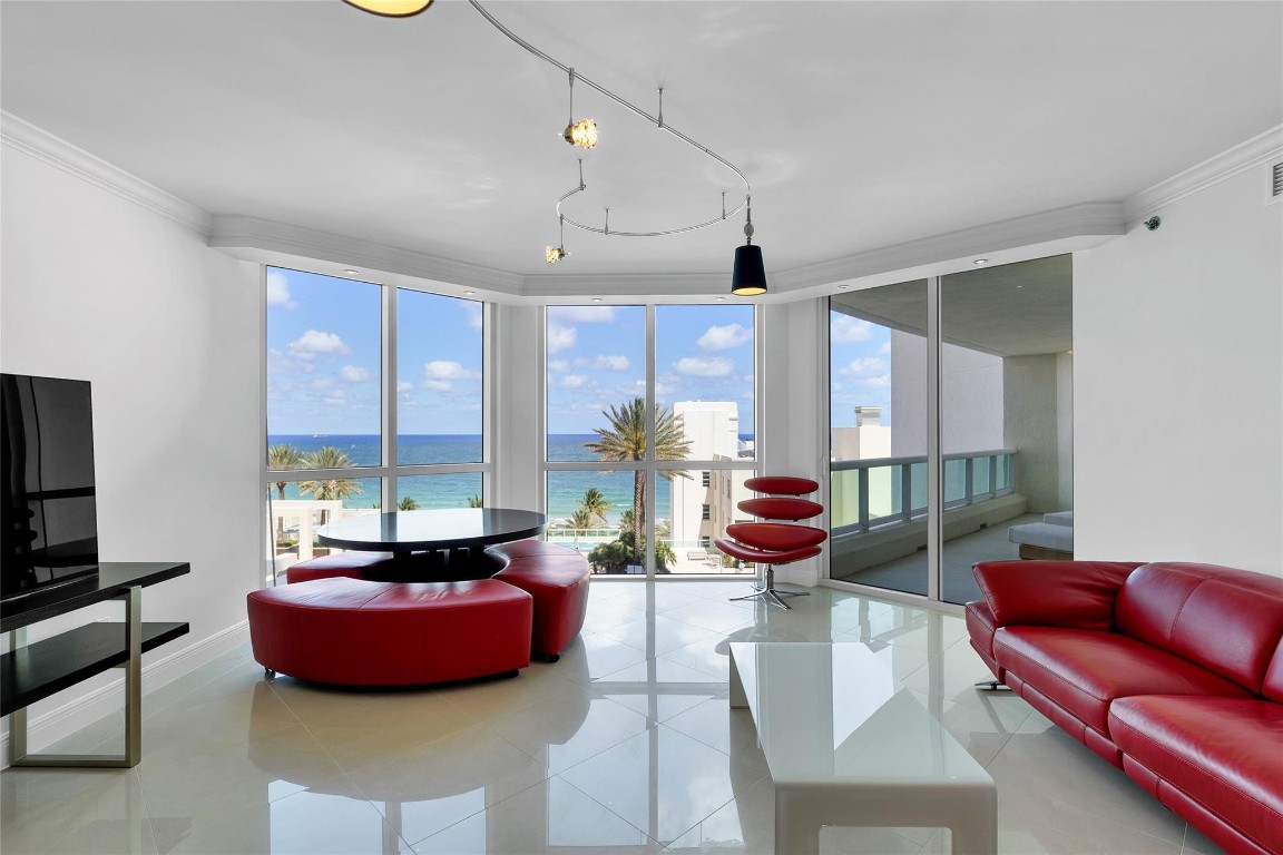 101 S Beach Blvd 902