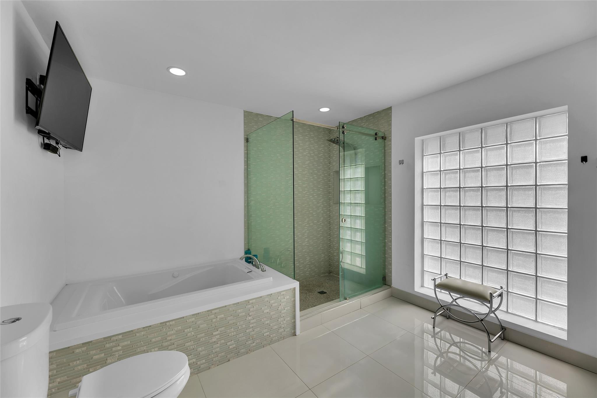 4420 NE 25TH AVE