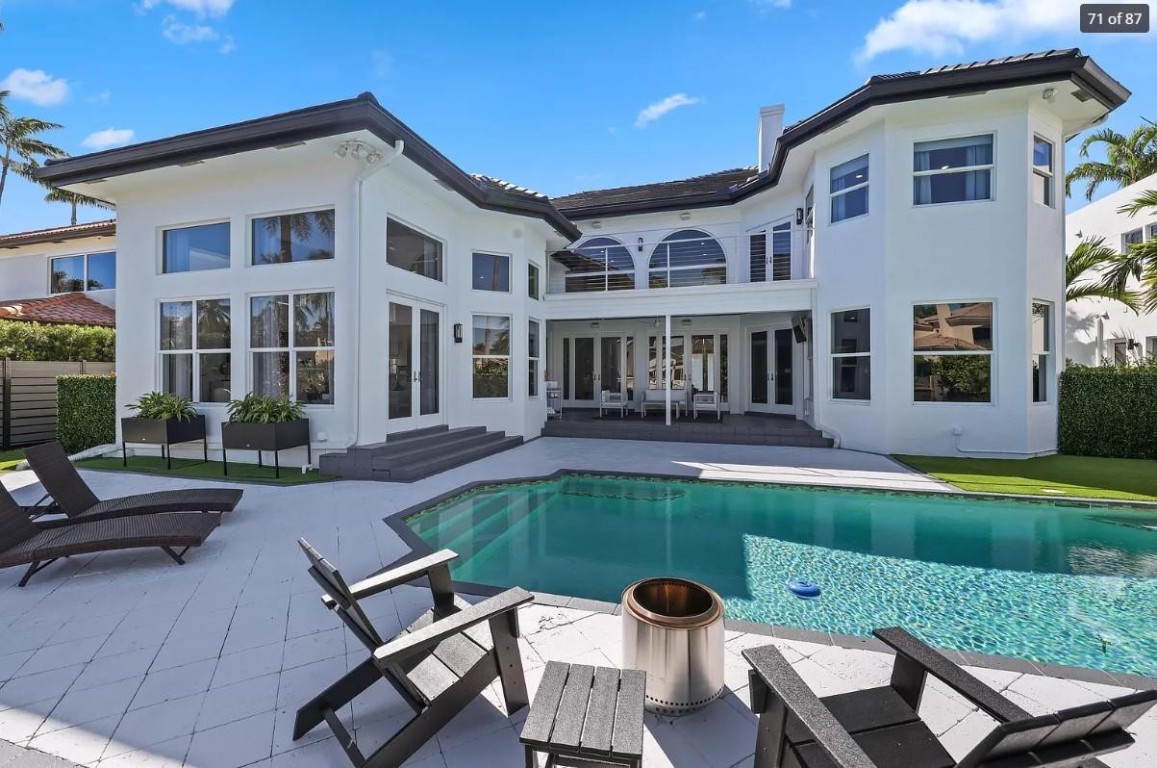 2525 Sea Island Drive