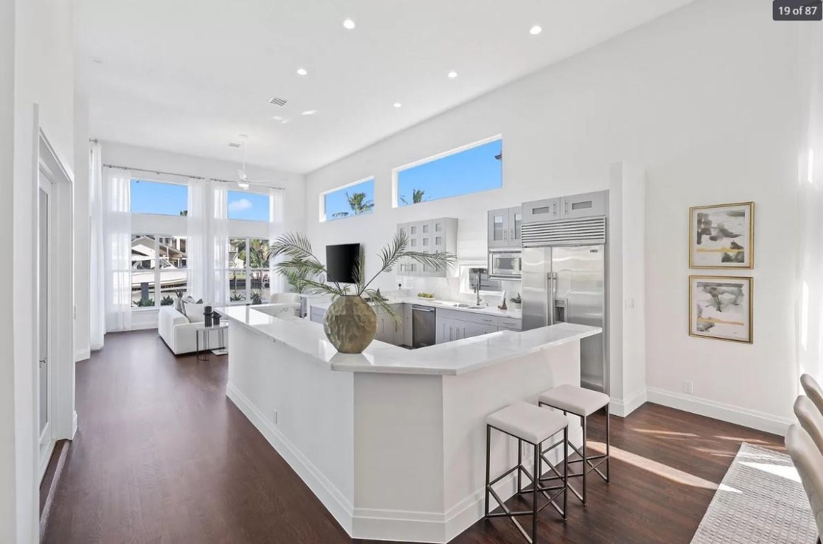 2525 Sea Island Drive