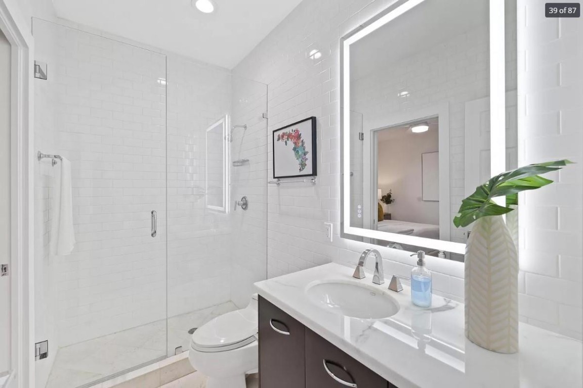 2525 Sea Island Drive