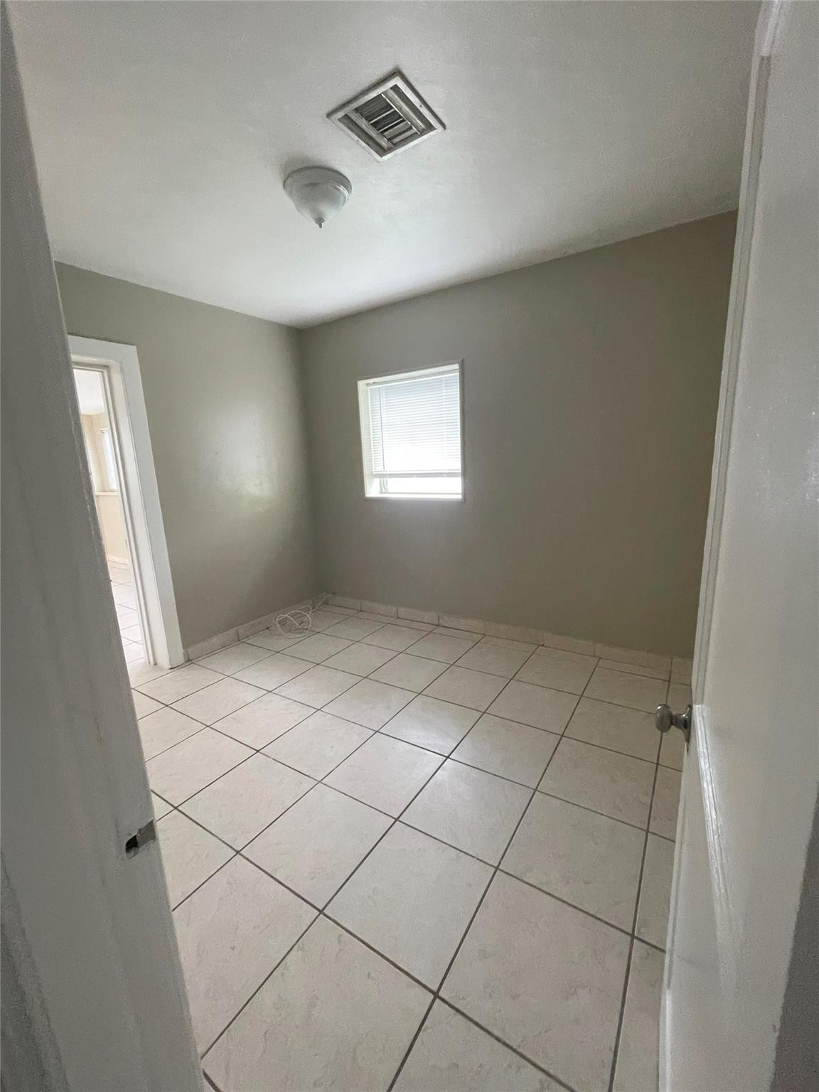 1436 NW 3rd Ave