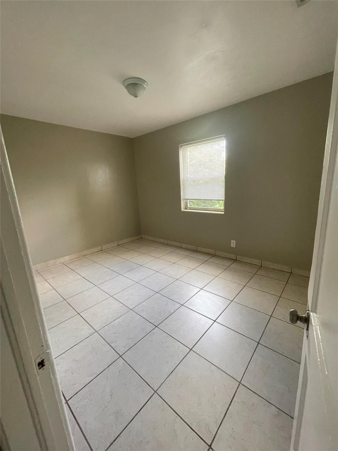 1436 NW 3rd Ave