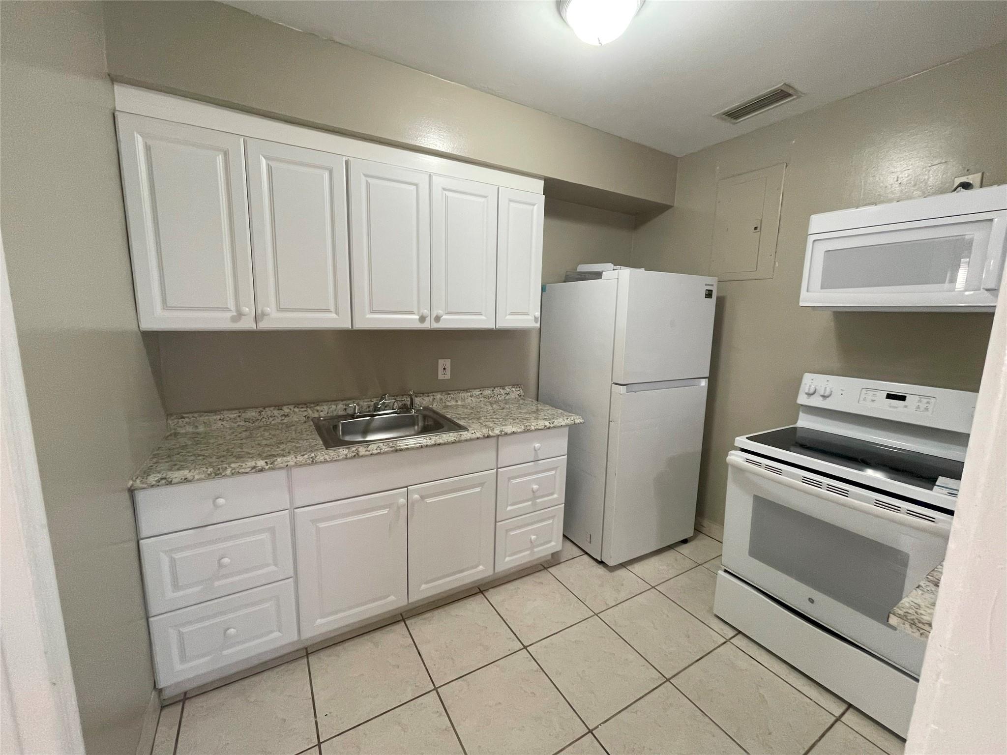 1436 NW 3rd Ave