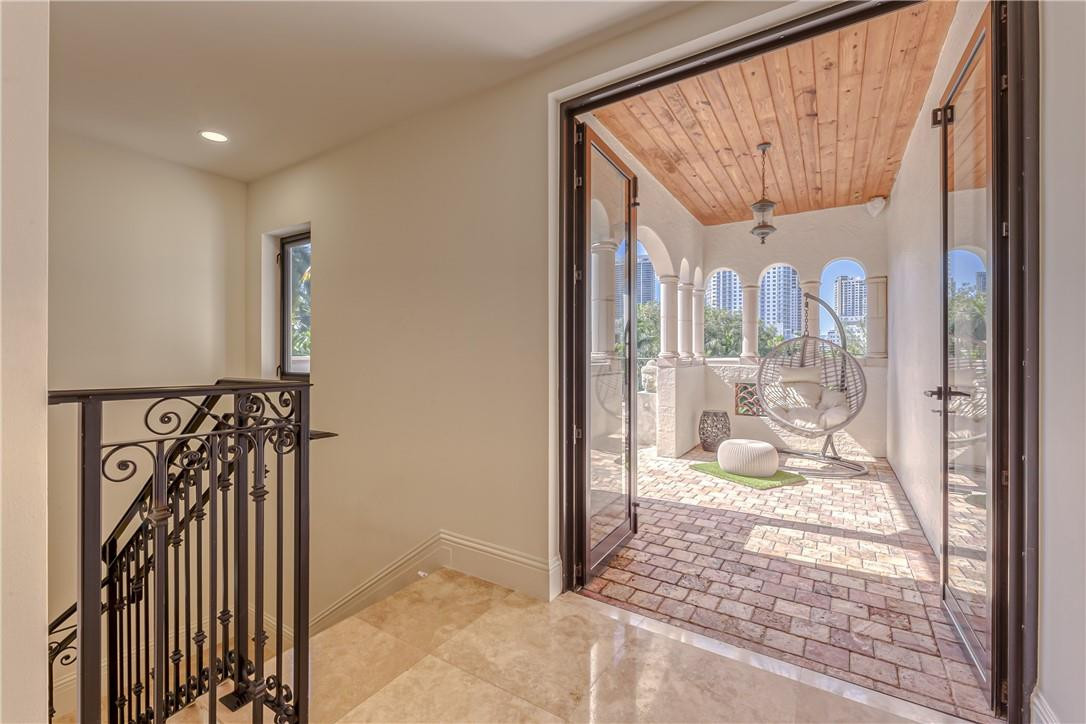118 SE 11th Ave 118