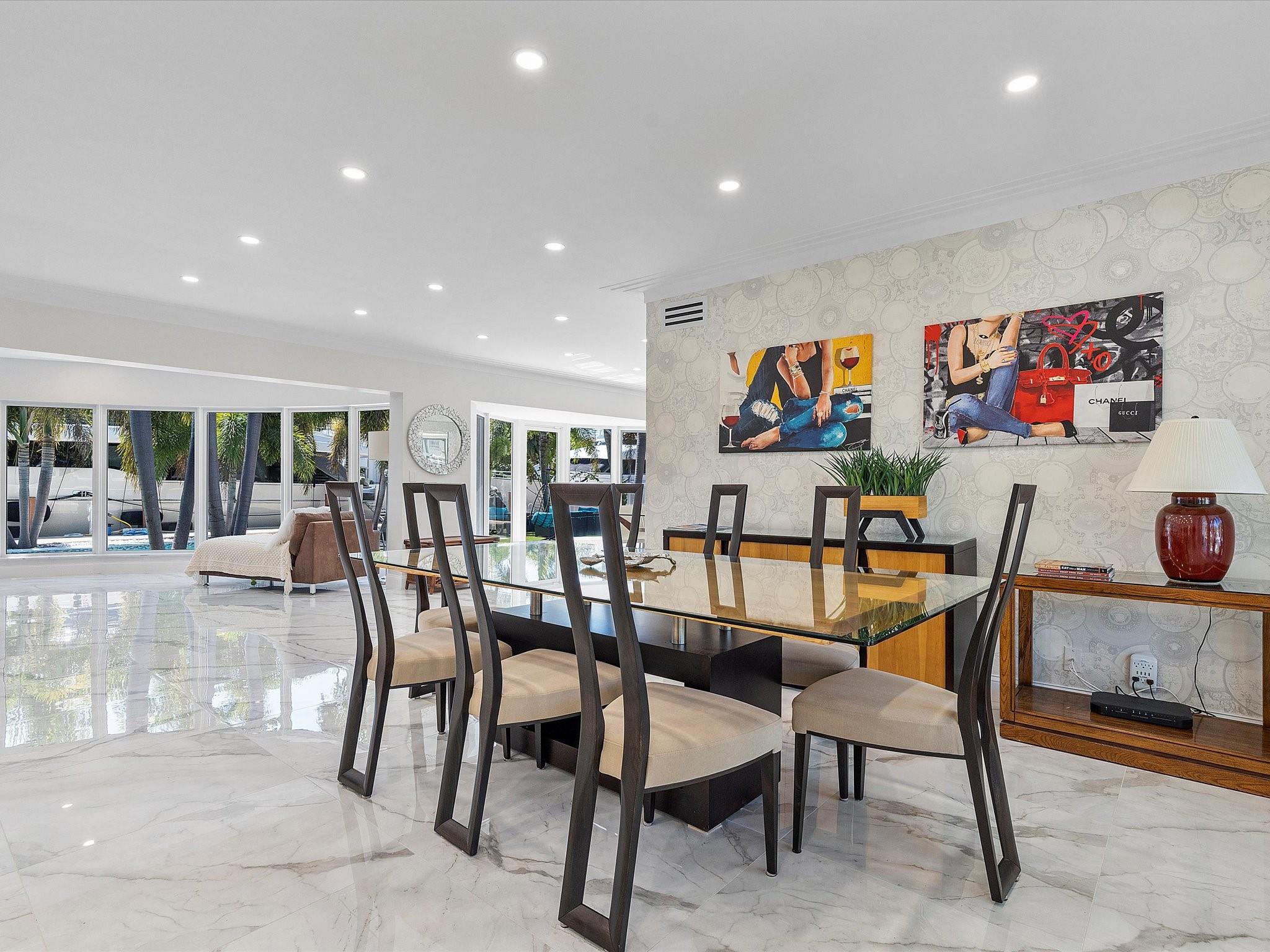 207 Royal Palm Dr