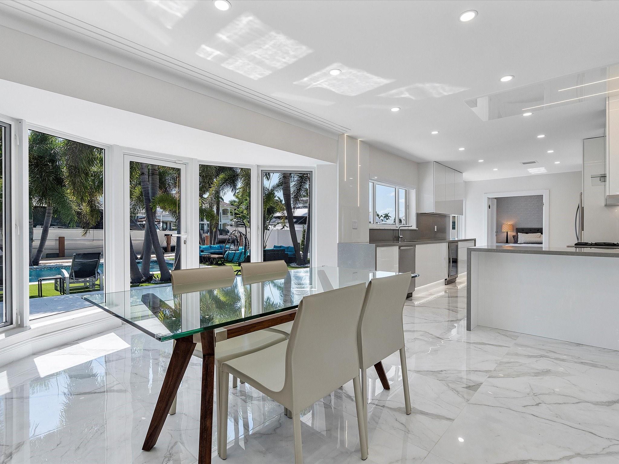 207 Royal Palm Dr