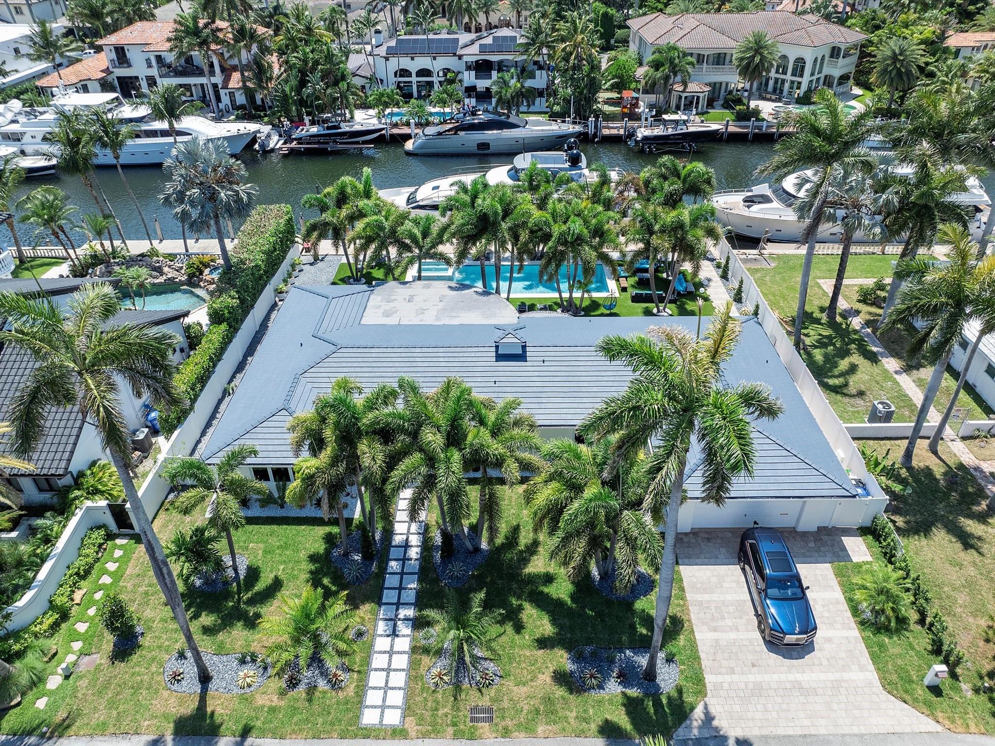 207 Royal Palm Dr