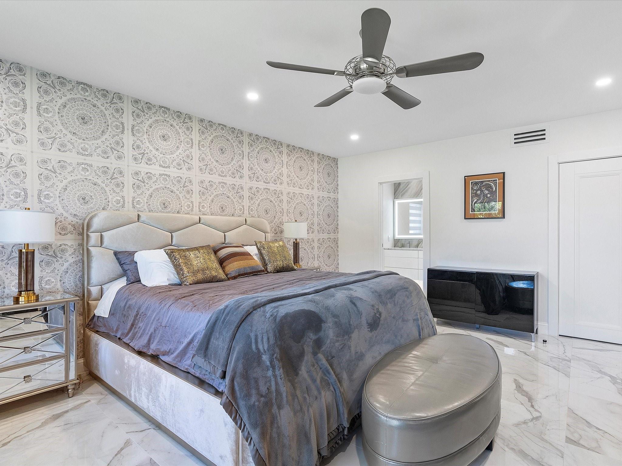 207 Royal Palm Dr