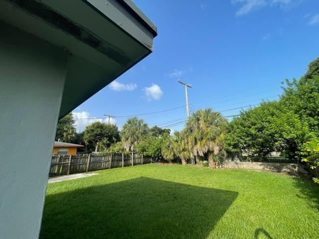 1033 NW 4th Ave
