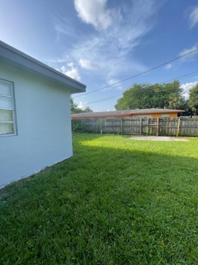 1033 NW 4th Ave